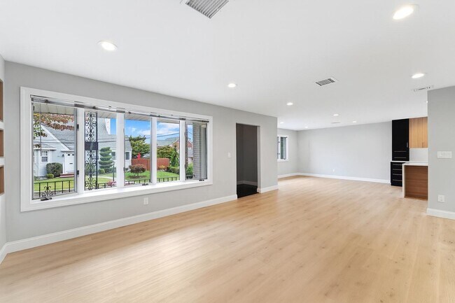 15 Barnes Dr