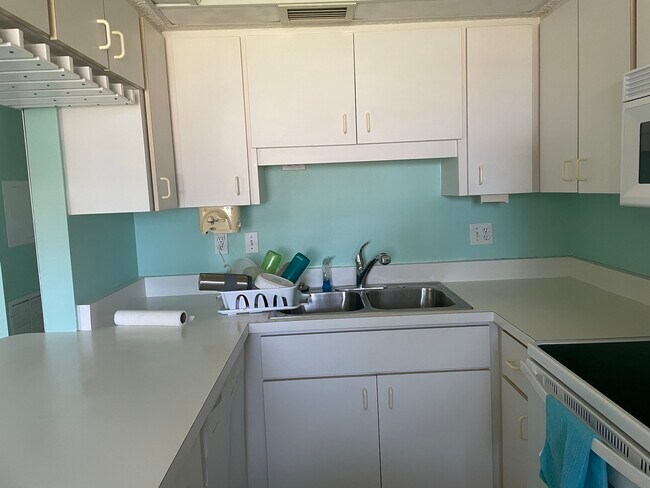 Photo - 251 Airport Ave E