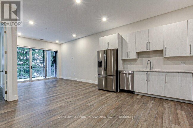 Photo - 1696 Fiddlehead Pl Unité 201