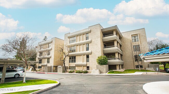 Photo - 5136 N 31st Pl Unit 631