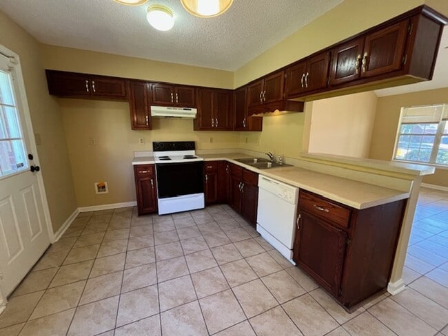 Photo - Renovated 3 Bedroom 2 Bath Home for Rent!!