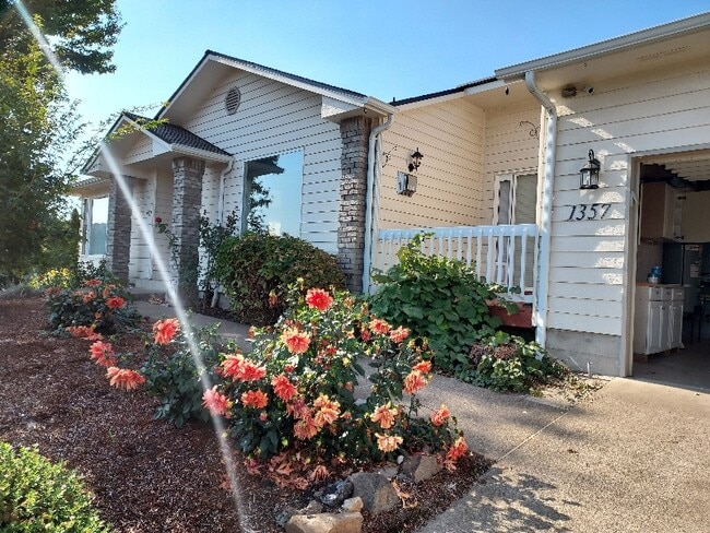 Building Photo - 1357 Cathlamet Ct NW Rental