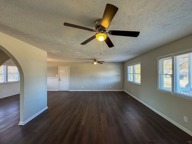 Photo - Cute 3 Bed 2 Bath Home in Fayetteville