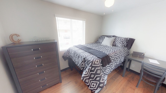 Photo - Capri Apartments at Eugene