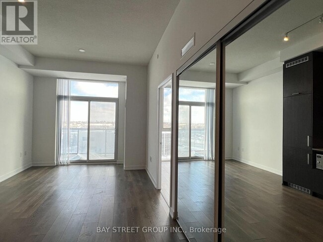 Photo - 60 Honeycrisp Cres Unit 511