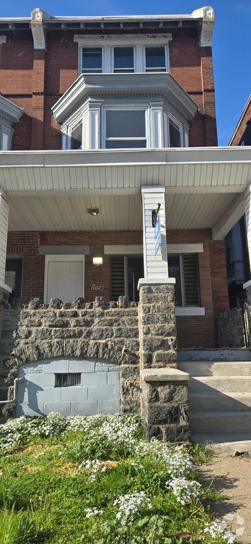 Building Photo - 5027 Walnut St Unit 1FL Rental