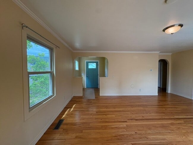 Photo - 3+ Bedroom, 2 Bath Gardener's Dream Home in Sunny Blue Lake