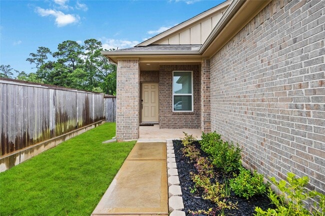 Photo - 7047 Silverleaf Oak St
