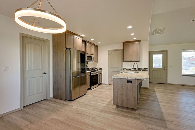 Photo - 709 E Ave K