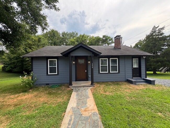 Renovated 3 Bedroom/2 Bath Home - Renovated 3 Bedroom/2 Bath Home