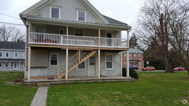 Building Photo - 214 E Pine St Rental