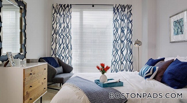 Photo - 240 Sidney St Unit ST