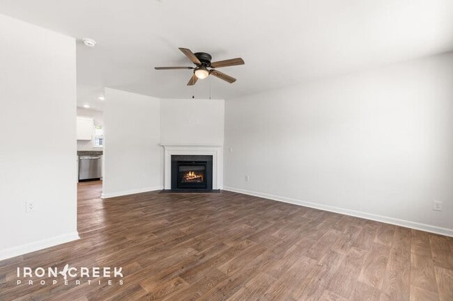 Photo - 352 Oak Br Rd