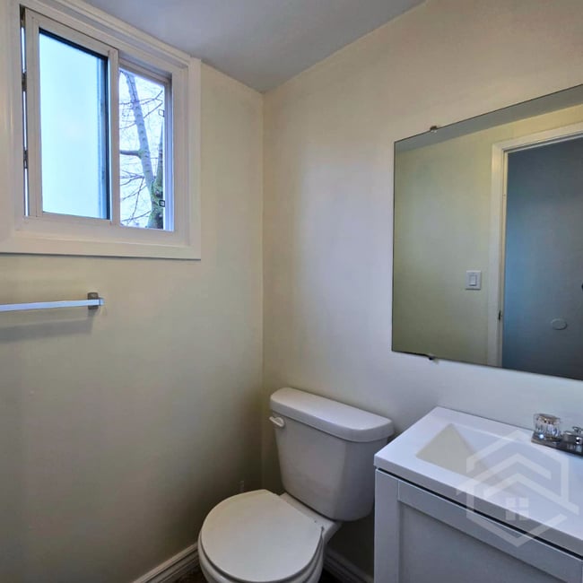 Photo - 3-Bedroom Townhouse in Woodstock!! Unit 2
