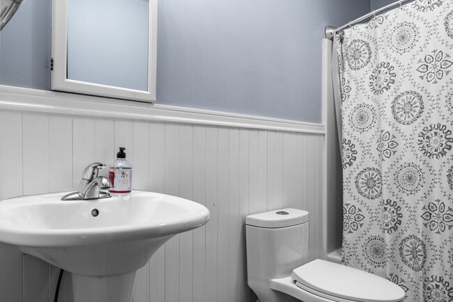 Photo - 99 W 4th St Unidad 1 Rental
