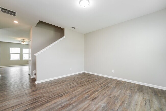 Photo - 3740 Place Dr