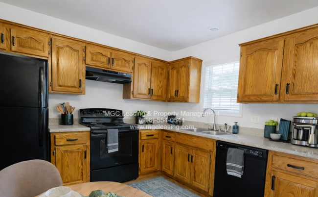 Photo - 3 bedroom Duplex with unique floor plan for rent in the Northland