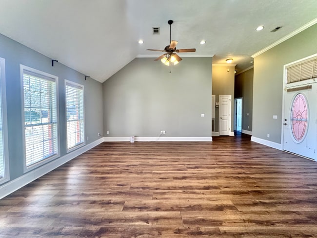 Photo - 54 Lawrence Rd