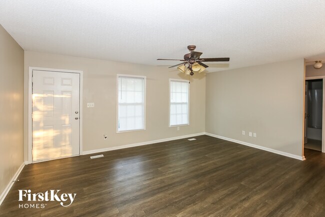 Photo - 268 Southaven Ct