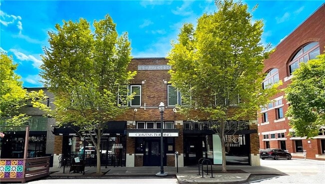 Building Photo - 21 E Center St