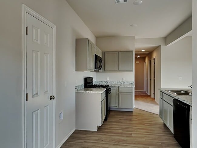 Photo - 1029 E Stetson Ln