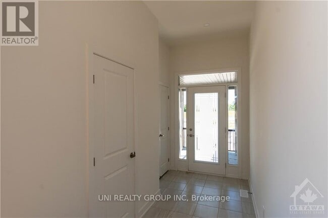 Photo - 65 Robusta Ln