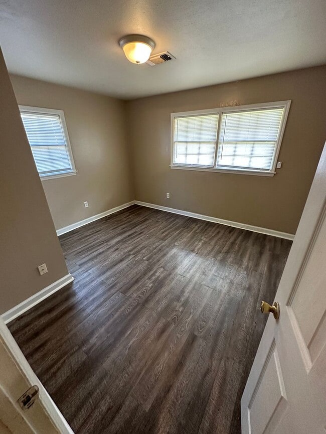 Photo - 3/1 move in ready! First Month's Rent FREE!