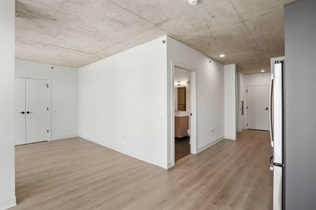 Photo - 221 W Polk St