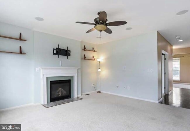 Photo - 320 Hopkins Dr