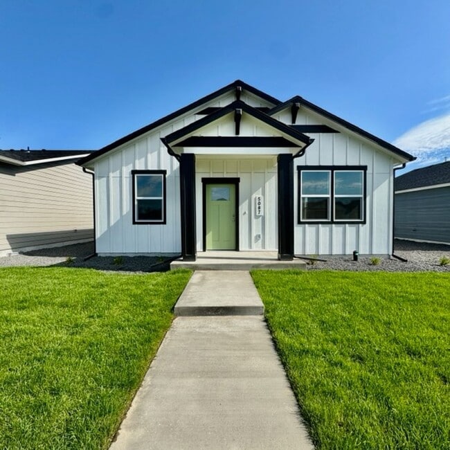 Beautiful Brand New Home! - Beautiful Brand New Home!