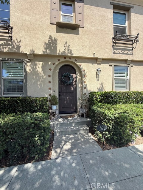 35 Lomada St