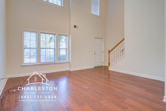 Photo - 100 Chinquapin Dr