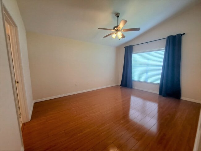 Photo - Spacious 3-Bedroom Home with Bonus Room in...