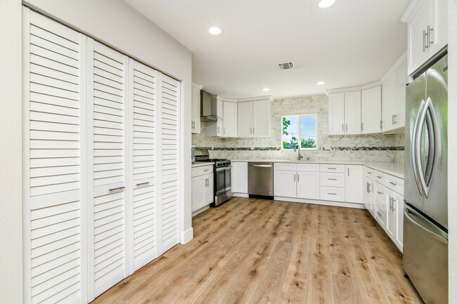 Photo - 6714 Amigo Ave