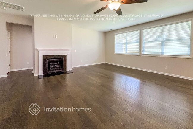 Photo - 241 W Millbrook Dr