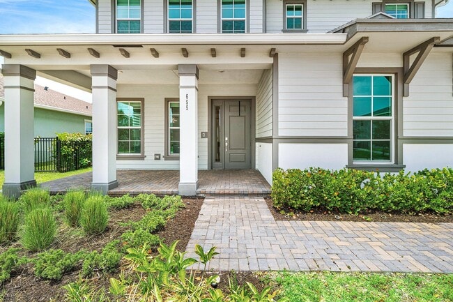 Photo - 655 Hookline Cir