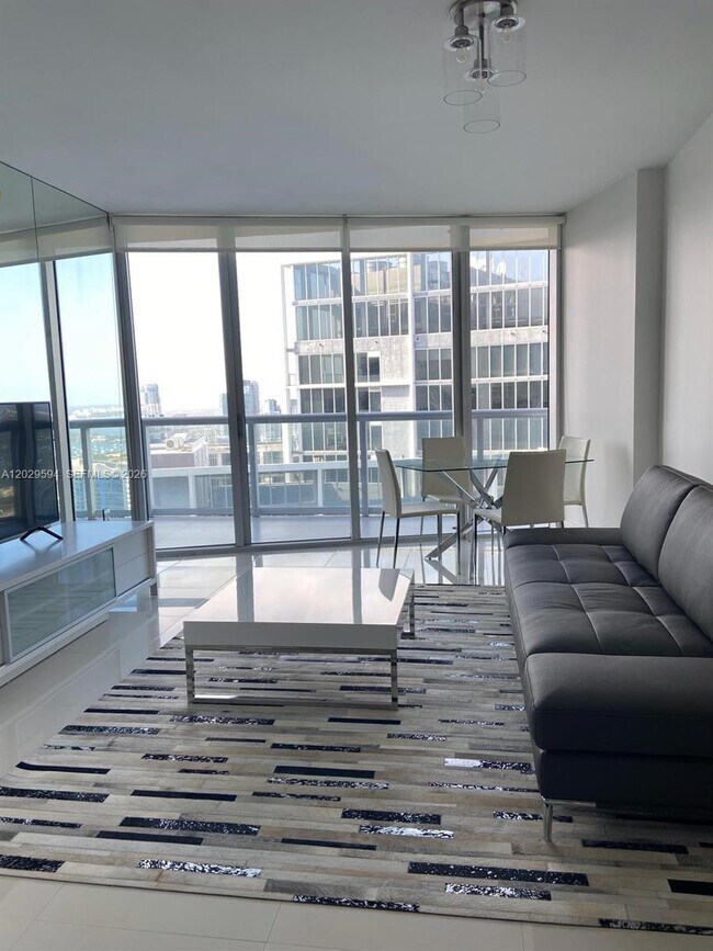 Photo - 495 Brickell Ave Unit 5706