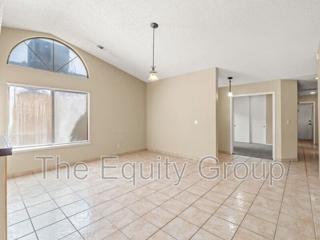 Photo - 1730 E Babcock Ave