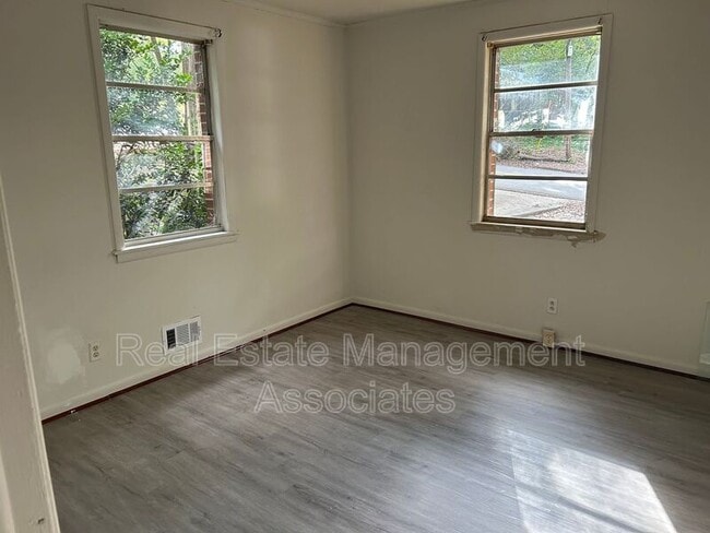 Photo - 352 N 16th St