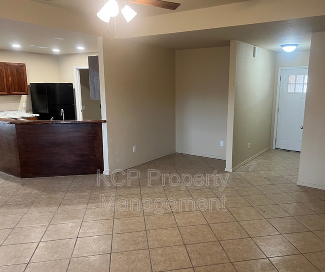 Photo - 2014 N 55th Pl