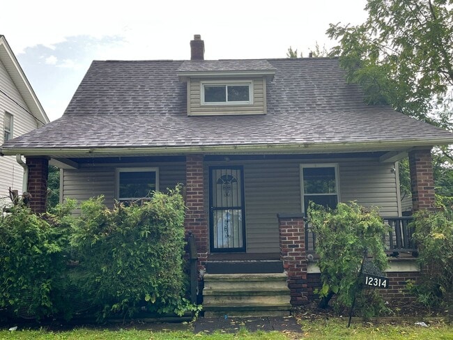 Building Photo - Cleveland East Side 2 Bedroom Single