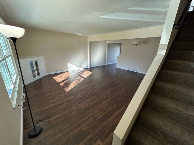 Family Room - 4447 Timberdale Dr