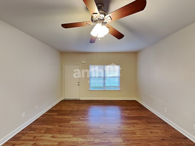 Photo - 140 Abbey Rd