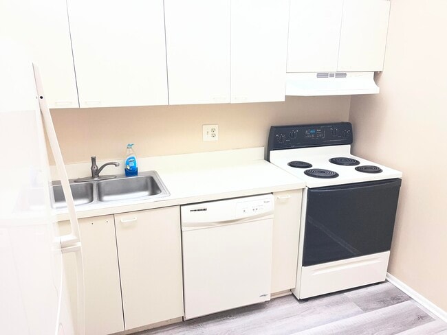 Photo - 3720 Inverrary Dr Unit 3y