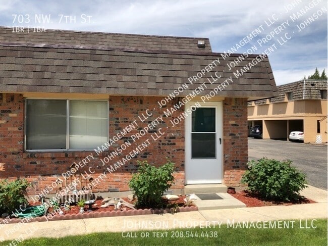 Photo - 703 NW 7th St