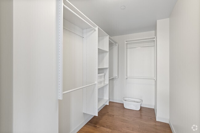 2BR, 2BA - 1,173SF - Closet - The Alexander