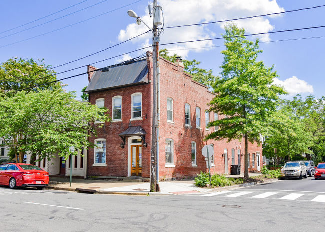 Photo - 200 S West St House