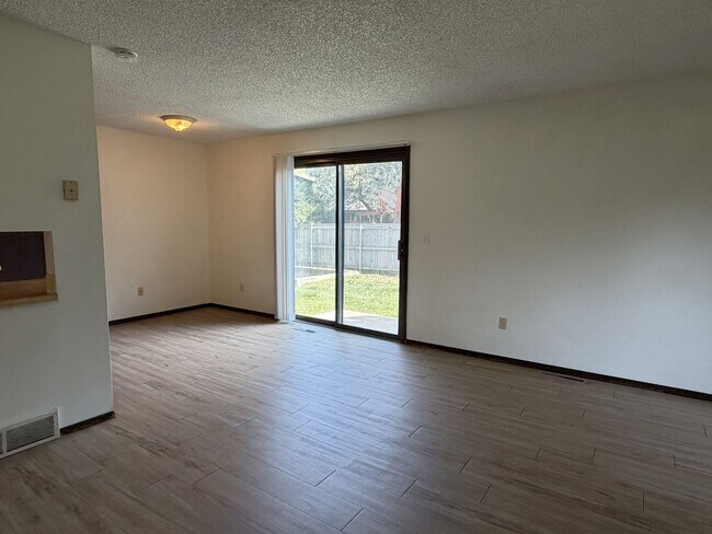 Photo - 1031 Davidson Dr Unit D