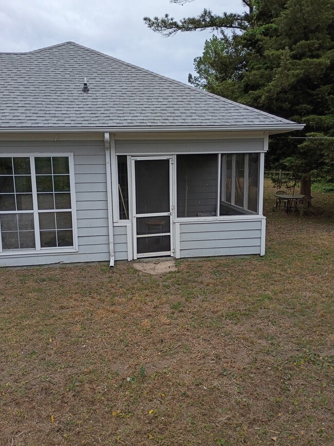 Photo - 1007 Handy St