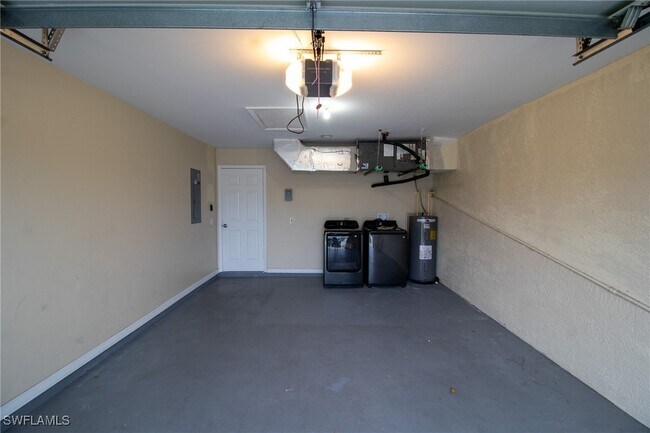 Building Photo - 4022 SW 7th Pl Rental